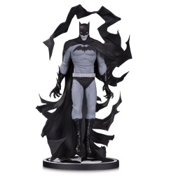 Batman Black & White - Statuette by Becky Cloonan 23 cm Batman Black & White - Statuette by Becky Cloonan 23 cm