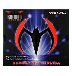 Batman Beyond - Réplique 1/1 Batarang (rouge) 20 cm