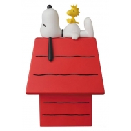 Snoopy - Figurine Medicom de Snoopy avec sa niche 15 cm
