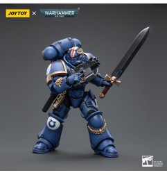 Warhammer 40k - Figurine 1/18 Ultramarines Primaris Lieutenant Argaranthe 12 cm