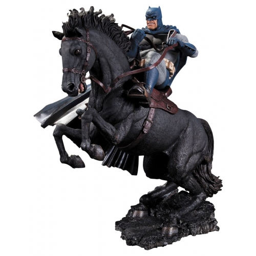 Batman The Dark Knight Returns - Statuette A Call To Arms 37 cm