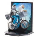 E.T. l'extra-terrestre - Statuette Toyllectible Treasure E.T. and Elliott Over the Moon 13 cm