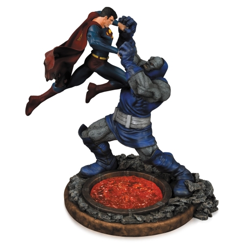 DC Comics - Statuette Superman vs. Darkseid 2nd Edition 32 cm