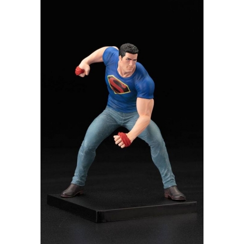 DC Comics - Statuette ARTFX+ 1/10 Clark Kent (Superman Action Comics: Truth) SDCC 2016 20 cm