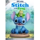 Disney 100th - Statuette Master Craft Stitch avec grenouille 34 cm
