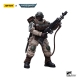 Warhammer 40k - Figurine 1/18 Astra Militarum Cadian Command Squad Veteran with Regimental Standard 12 cm