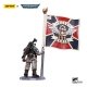 Warhammer 40k - Figurine 1/18 Astra Militarum Cadian Command Squad Veteran with Regimental Standard 12 cm