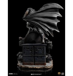 DC Comics - Statuette Zack Snyder's Justice League 1/10 Deluxe Art Scale Batman on Batsignal 28 cm