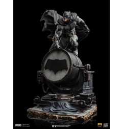 DC Comics - Zack Snyder's Justice League statuette 1/10 Deluxe Art Scale Batman on Batsignal 28 cm
