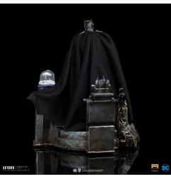 DC Comics - Statuette Art Scale 1/10 Batman Unleashed Deluxe 24 cm