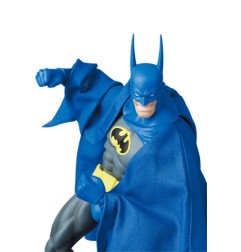Batman - Figurine MAFEX Ultraman Knight Crusader  19 cm