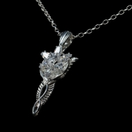 Le Seigneur des Anneaux - Réplique 1/1 pendentif & collier Arwen Etoile du Soir (argent sterling)