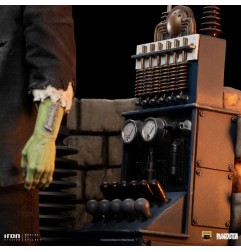 Universal Monsters - Statuette 1/10 Deluxe Art Scale Frankenstein Monster 24 cm