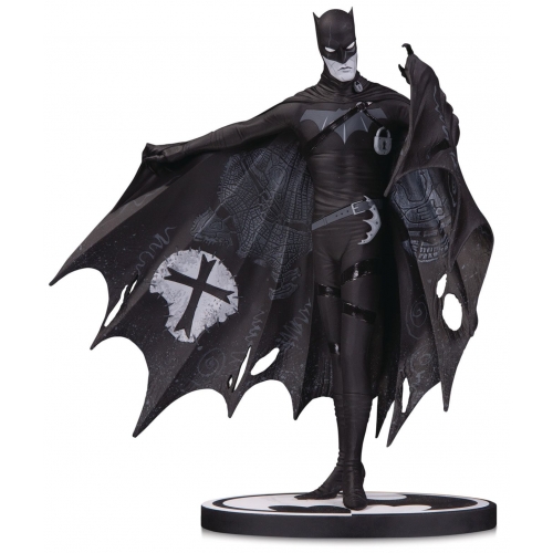 Batman Black & White - Statuette Batman by Gerard Way 20 cm
