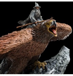Le Seigneur des Anneaux - Statuette Gandalf on Gwaihir 15 cm
