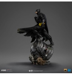 DC Comics - Statuette 1/10 BDS Art Scale Batman Deluxe (Black Version Exclusive) heo EU Exclusive 30 cm