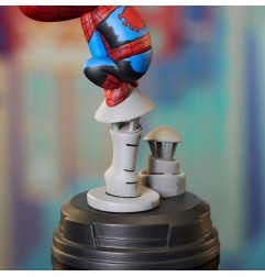 Marvel Animated - Statuette Spider-Man on Chimney 15 cm