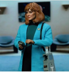 Star Trek - : The Next Generation figurine 1/6 Dr. Beverly Crusher (Standard Edition) 27 cm