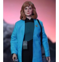 Star Trek : The Next Generation - Figurine 1/6 Dr. Beverly Crusher (Standard Edition) 27 cm