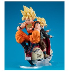 Dragonball Z 05 Desktop Real McCoy - Diorama Super Saiyan Son Goku & Super Saiyan Son Gohan & Motorbike 16 cm