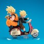 Dragon Ball - Dragonball Z 05 Desktop Real McCoy diorama PVC Super Saiyan Son Goku & Super Saiyan Son Gohan & Motorbike 16 cm