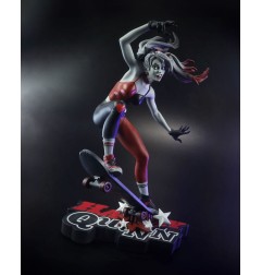 DC Comics - DC Direct statuette 1/10 Harley Quinn: Red, White & Black Harley Quinn by Ivan Tao 20 cm