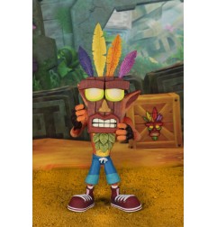 Crash Bandicoot - Figurine Ultra Deluxe Crash avec masque Aku Aku 14 cm