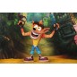 Crash Bandicoot - Figurine Ultra Deluxe Crash avec masque Aku Aku 14 cm