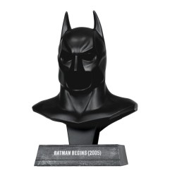 DC Comics - Batman Begins DC Direct mini réplique 1/3 masque de Batman 19 cm