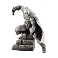 DC Comics - Statuette Batman ARTFX+ 1/10 Arkham Series 10th Anniversary 16 cm