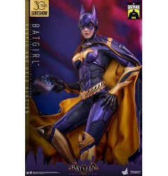 Batman Arkham Knight - Figurine Videogame Masterpiece 1/6 Batgirl (Purple and Gold Version) Exclusive 30 cm