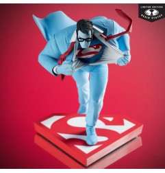 DC Direct - Statuette 1/10 Superman Red and Blue: Superman by Clayton Henry Limited Edition 16 cm