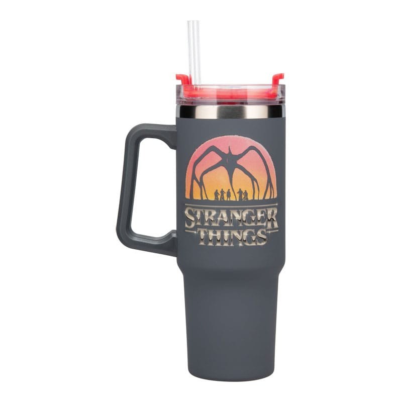 Stranger Things 5 - Mug avec paille coudée Stranger Things 5 900 ml