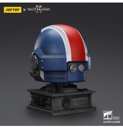 Warhammer 40k: Space Marine 2 - Réplique casque avec présentoir Ultramarines Lieutenant Titus 44 cm