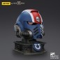 Warhammer 40k: Space Marine 2 - Réplique casque avec présentoir Ultramarines Lieutenant Titus 44 cm Warhammer 40k: Space Marine 2 - Réplique casque avec présentoir Ultramarines Lieutenant Titus 44 cm