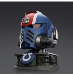Warhammer - 40,000: Space Marine 2 Replica Ultramarines Lieutenant Titus helmet with Display Stand 44 cm