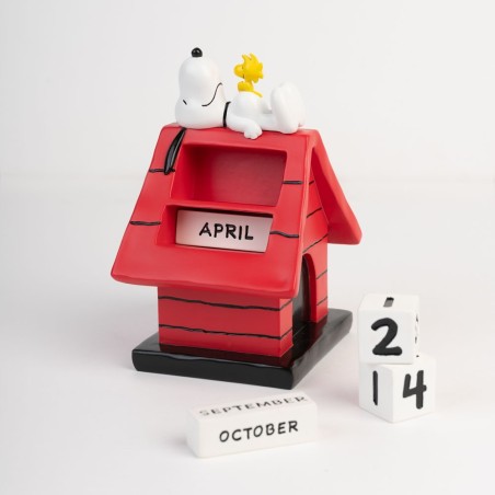 Peanuts - 3D perpetual Calendar Snoopy Doghouse