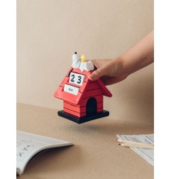 Peanuts - 3D perpetual Calendar Snoopy Doghouse