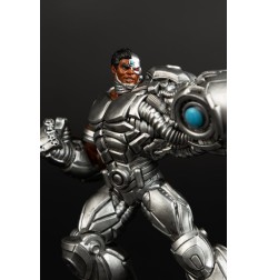DC Comics - DC Direct Collector Vinyl Statue Cyborg 12 cm