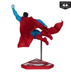 DC Comics - DC Direct Superman Red & Blue Statue 1/10 Superman by Lee Bermejo 26 cm