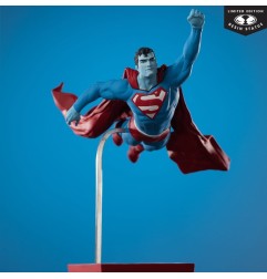 DC Comics - DC Direct Superman Red & Blue Statue 1/10 Superman by Lee Bermejo 26 cm