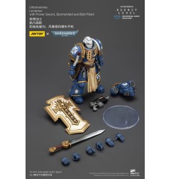 Warhammer - 40,000 Action Figure Ultramarines Levantus with Power Sword, Stormshield and Bolt Pistol 13 cm