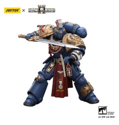 Warhammer 40k: Space Marine 2 - Figurine Ultramarines Relic Primus Armourwith Plasma Pistol and Combat Blade 13 cm