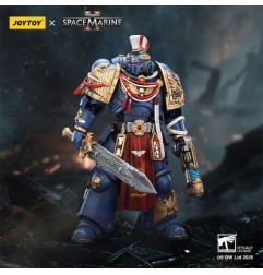 Warhammer 40k: Space Marine 2 - Figurine Ultramarines Relic Primus Armourwith Plasma Pistol and Combat Blade 13 cm