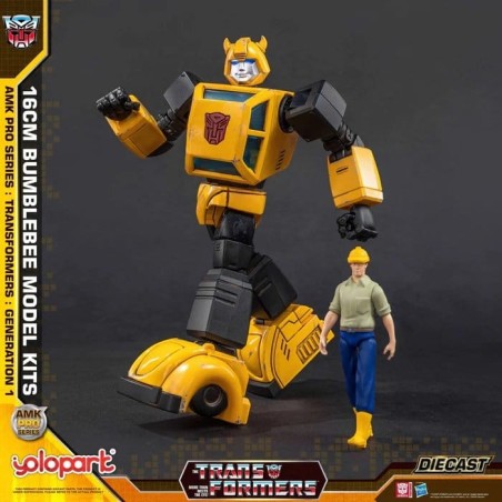 Transformers: Generation One - Figurine Plastic Model Kit AMK PRO Series Bumblebee 16 cm
