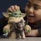 Star Wars: The Mandalorian & Grogu - Figurine électronique Câlins Grogu & Anzellan 17 cm