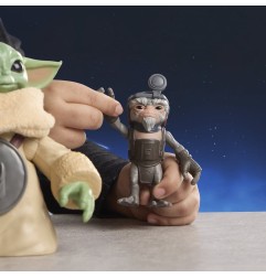 Star Wars: The Mandalorian & Grogu - Figurine électronique Câlins Grogu & Anzellan 17 cm