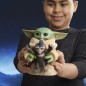 Star Wars: The Mandalorian & Grogu - Figurine électronique Câlins Grogu & Anzellan 17 cm