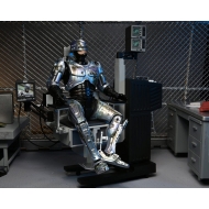 Robocop - Figurine Ultimate Battle Damaged Robocop sur sa chaise 18 cm